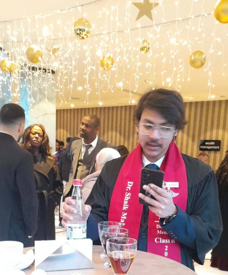 ჰაკიმი დედას ელეპარაკება