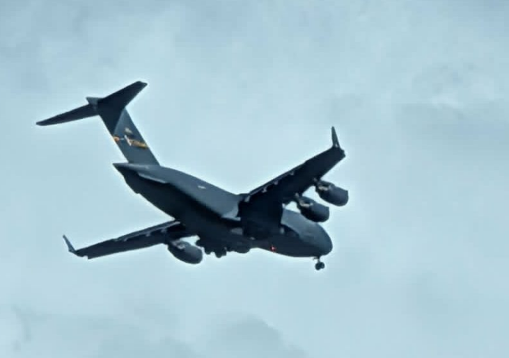            თბილისის თავზე ამერიკული სამხედრო ავიამზიდი დაფრინავს